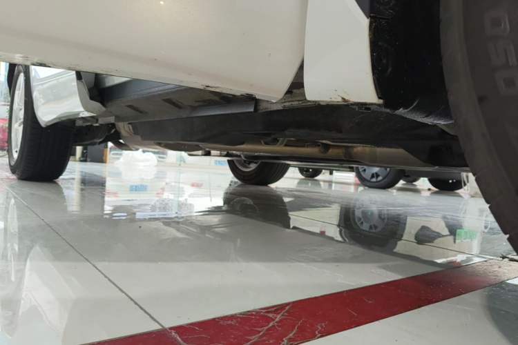 Used Toyota Highlander 2026 Model 2.5L Intelligent Electric Hybrid Dual-Engine Two-Wheel-Drive Elite Edition 5-seater Right Side Sill