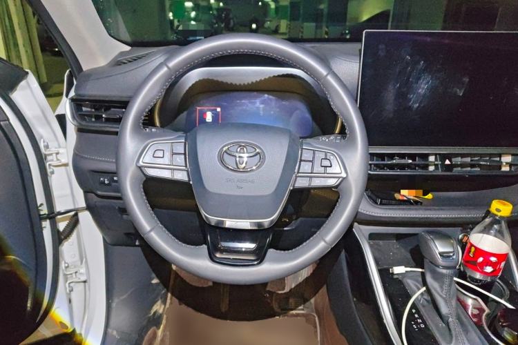Used Toyota Highlander 2026 Model 2.5L Intelligent Electric Hybrid Dual-Engine All-Wheel-Drive Elite Edition 7-seater Steering Wheel