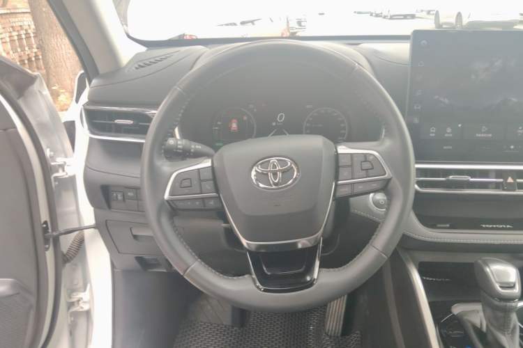 Used Toyota Highlander 2026 Model 2.5L Intelligent Electric Hybrid Dual-Engine Two-Wheel-Drive Elite Edition 5-seater Steering Wheel