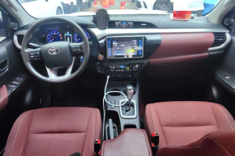 Used Toyota Hilux  Center Console