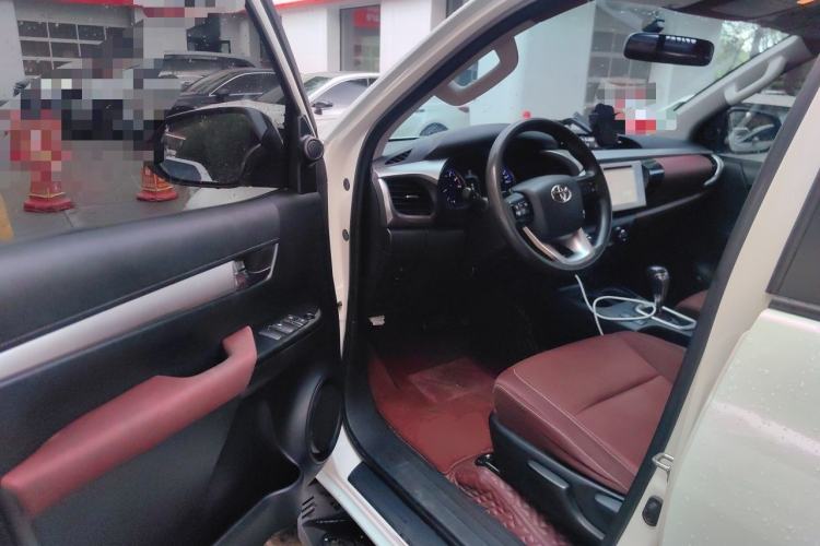 Used Toyota Hilux  Driver Seat