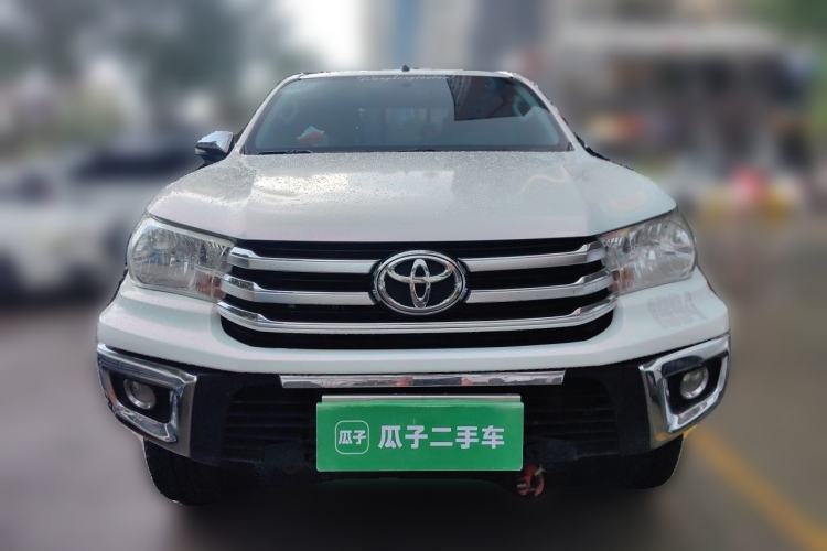 Used Toyota Hilux  Front