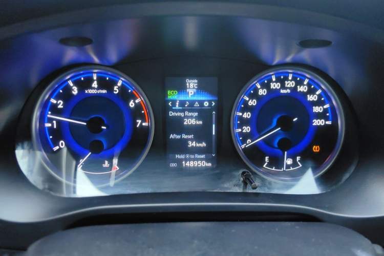 Used Toyota Hilux  Instrument Cluster