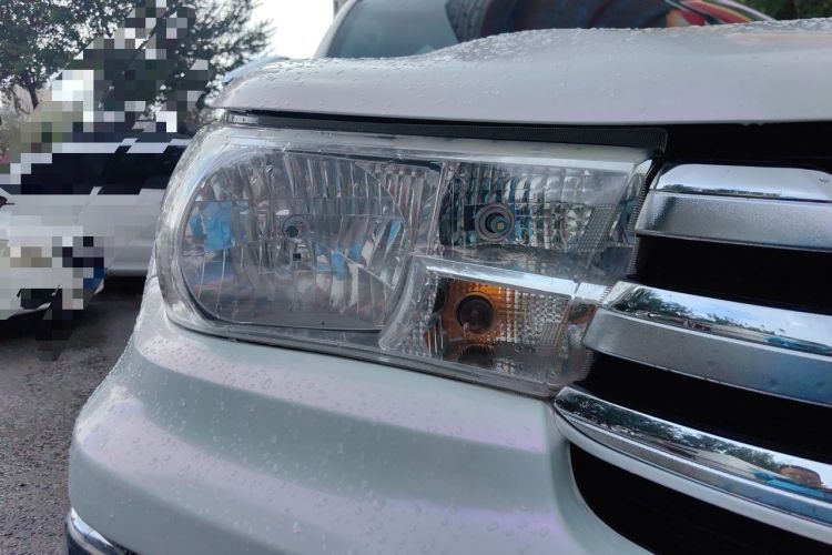Used Toyota Hilux  Right Front Headlight