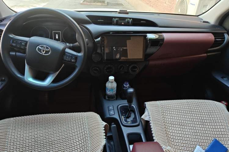 Used Toyota Hilux  Center Console