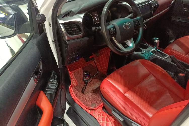 Used Toyota Hilux 2018 2.7L Automatic 4x4 GL – Middle East Driver Seat