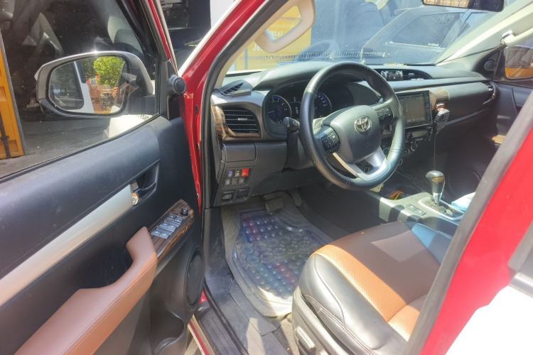 Used Toyota Hilux  Driver Seat