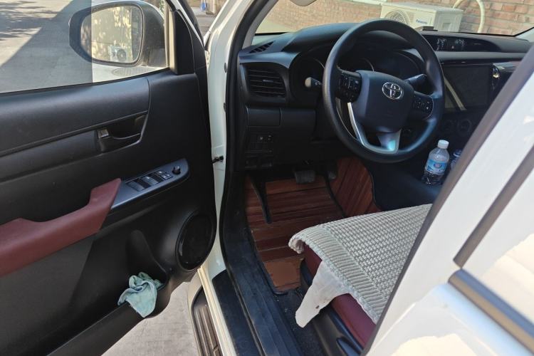 Used Toyota Hilux  Driver Seat