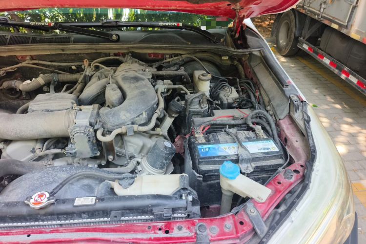 Used Toyota Hilux  Engine Bay Left