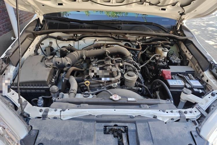 Used Toyota Hilux  Engine Bay