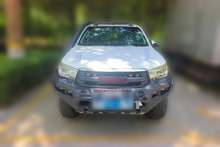 Used Toyota Hilux  Front