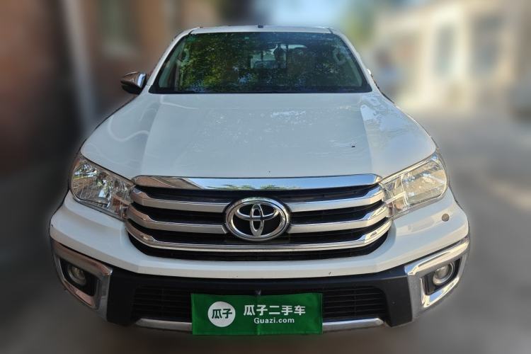 Used Toyota Hilux  Front