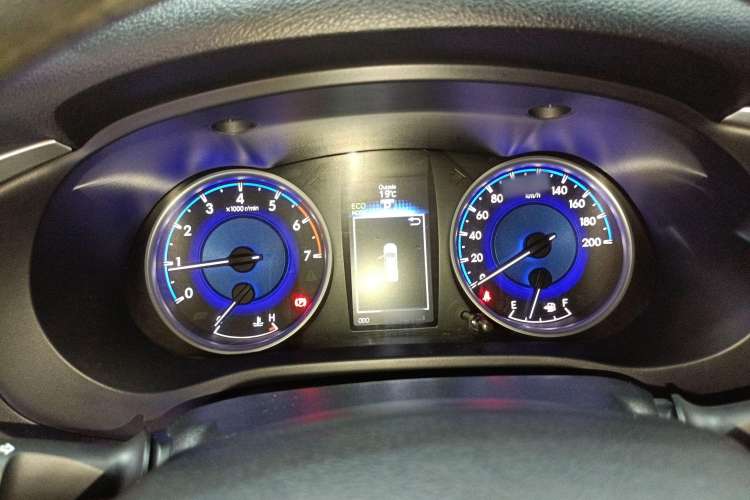 Used Toyota Hilux 2018 2.7L Automatic 4x4 GL – Middle East Instrument Cluster