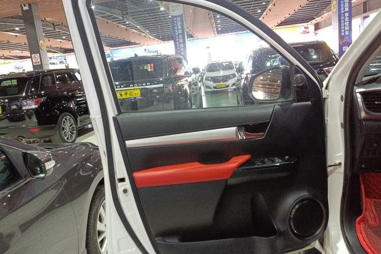 Used Toyota Hilux 2018 2.7L Automatic 4x4 GL – Middle East Left Front Door Interior