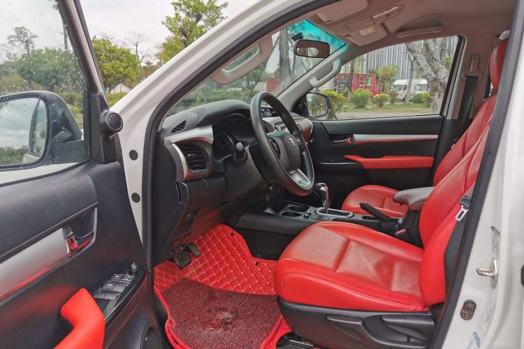 Used Toyota Hilux 2018 2.7L Automatic 4x4 GL – Middle East Left Front Seat