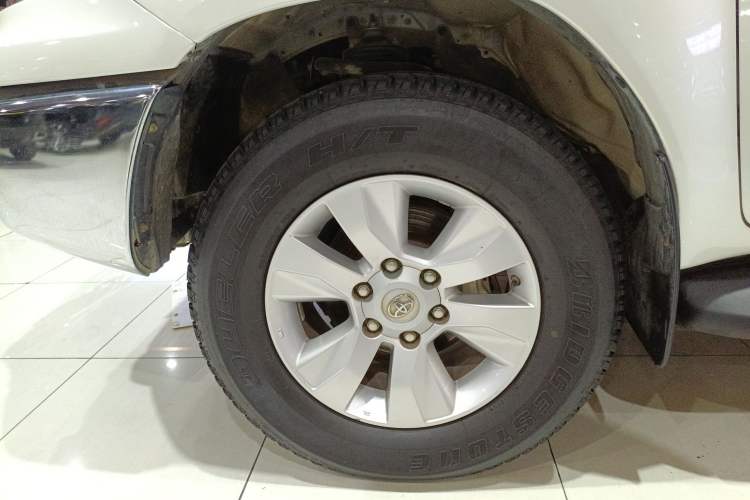 Used Toyota Hilux 2018 2.7L Automatic 4x4 GL – Middle East Left Front Wheel Hub