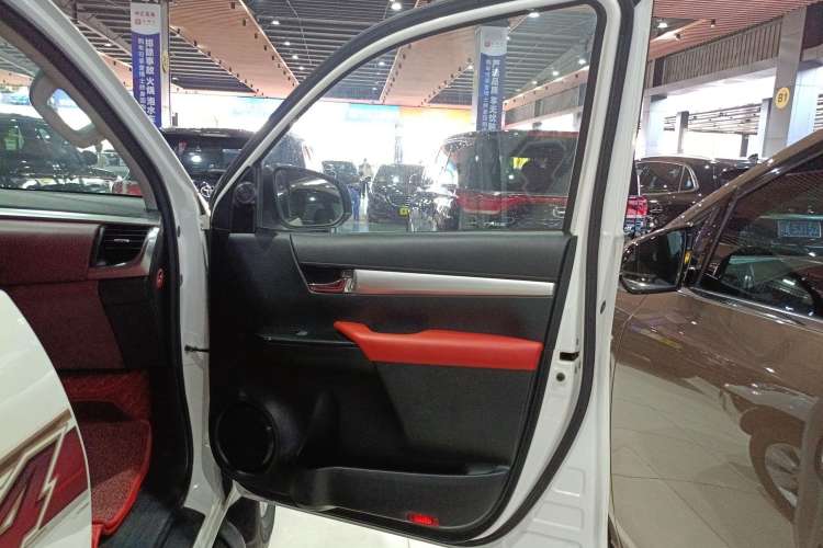 Used Toyota Hilux 2018 2.7L Automatic 4x4 GL – Middle East Right Front Door Interior