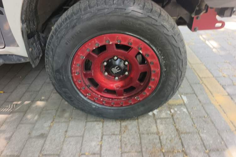 Used Toyota Hilux  Right Front Wheel Hub
