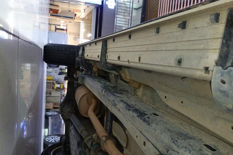 Used Toyota Hilux 2018 2.7L Automatic 4x4 GL – Middle East Right Side Sill