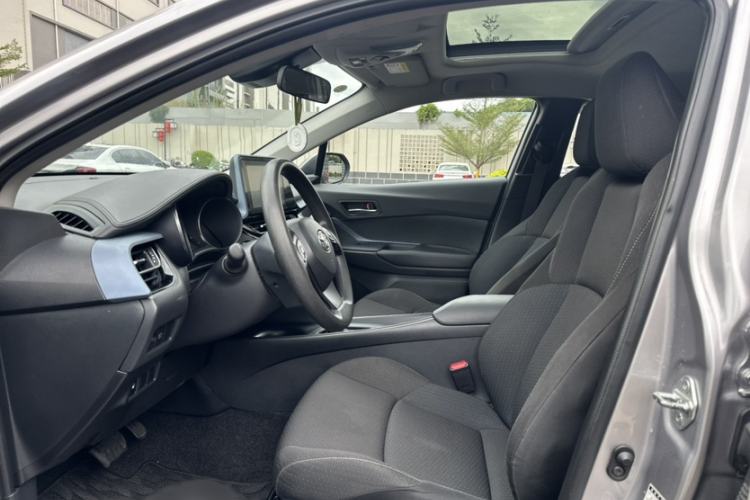 Used Toyota IZOA 2021 2.0L Enjoy Edition Interior 3
