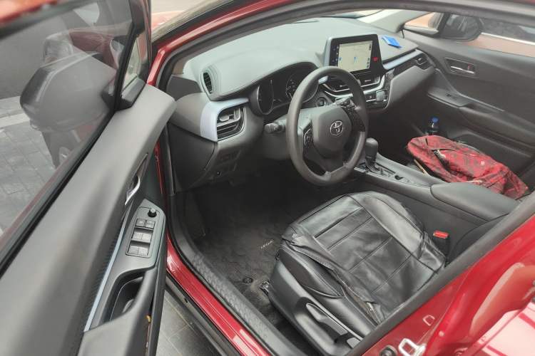 Used Toyota IZOA 2021 2.0L Enjoy Edition Driver Seat