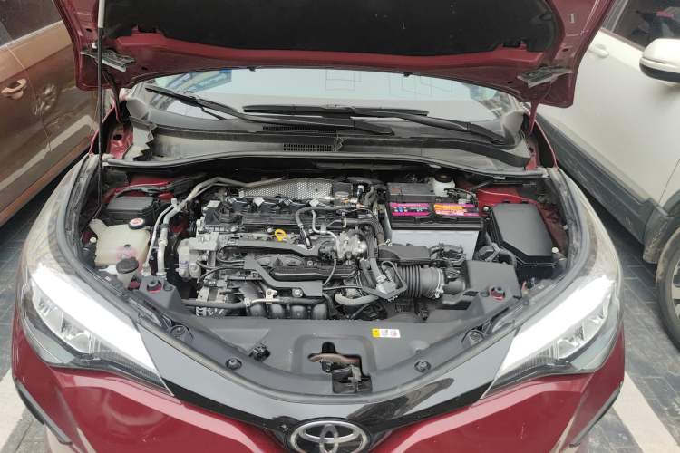 Used Toyota IZOA 2021 2.0L Enjoy Edition Engine Bay
