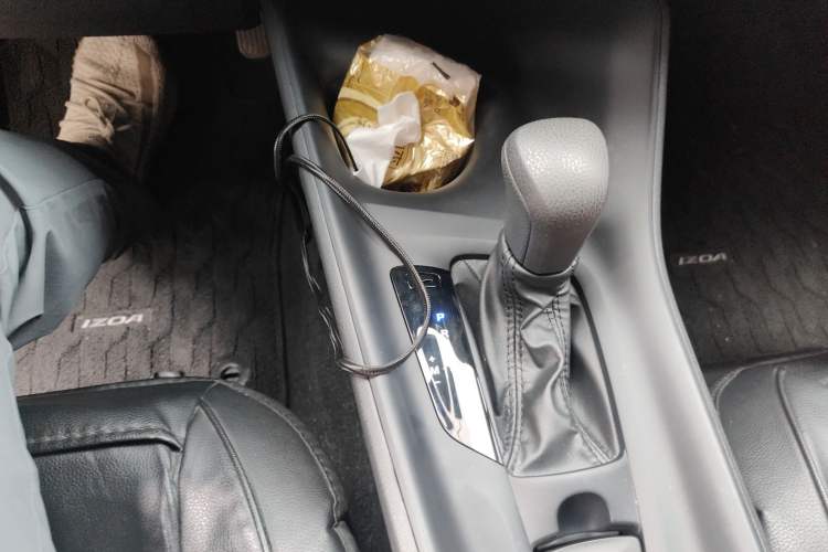 Used Toyota IZOA 2021 2.0L Enjoy Edition Gear Lever
