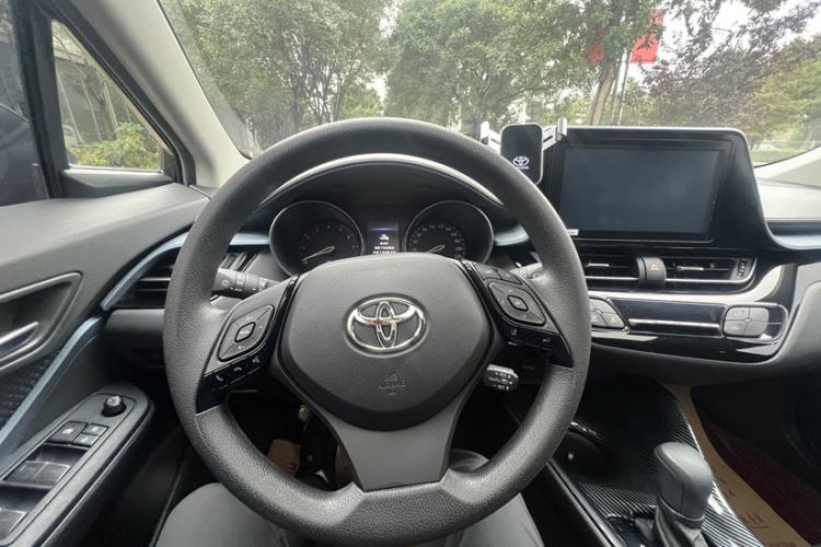 Used Toyota IZOA 2021 2.0L Yichi Version Interior 2