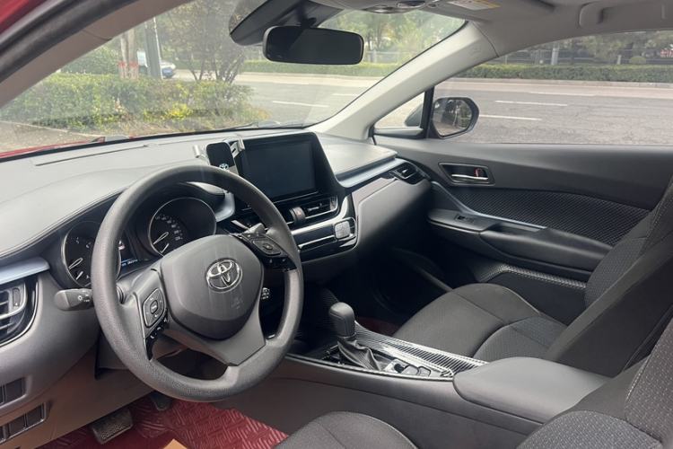 Used Toyota IZOA 2021 2.0L Yichi Version Interior 5