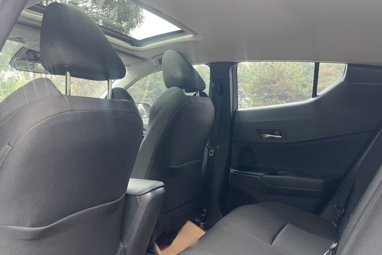 Used Toyota IZOA 2021 2.0L Yichi Version Interior 6