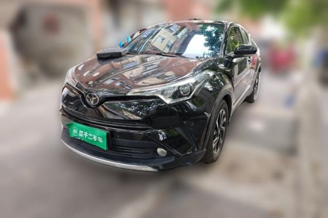 Used Toyota IZOA 2018 2.0L Yixuan Sunroof Version China V Standard