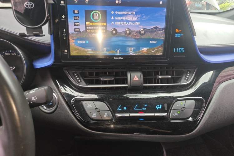 Used Toyota IZOA 2018 2.0L Yichi Version China VI Standard Audio And AC Panel