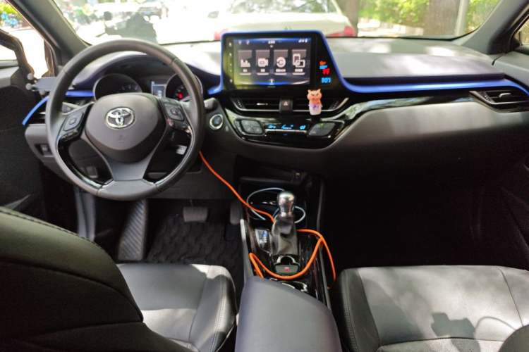 Used Toyota IZOA 2018 2.0L Yichi Version China VI Standard Center Console