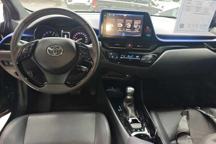 Used Toyota IZOA 2018 2.0L Yichi Version China VI Standard Center Console