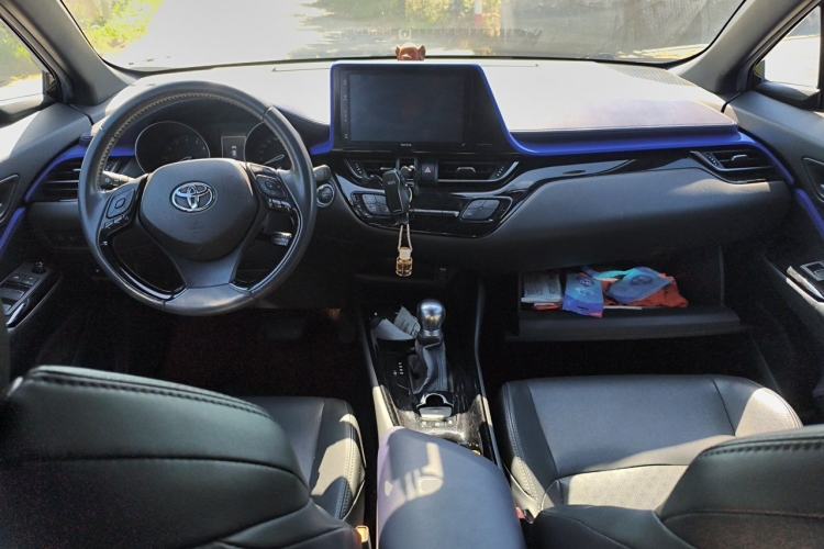 Used Toyota IZOA 2018 2.0L Yichi Version China VI Standard Center Console