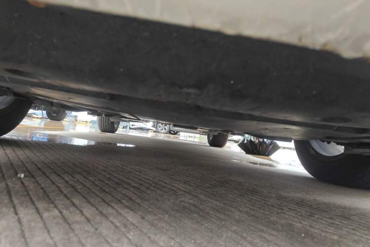 Used Toyota IZOA 2018 2.0L Yichi Version China VI Standard Chassis Front