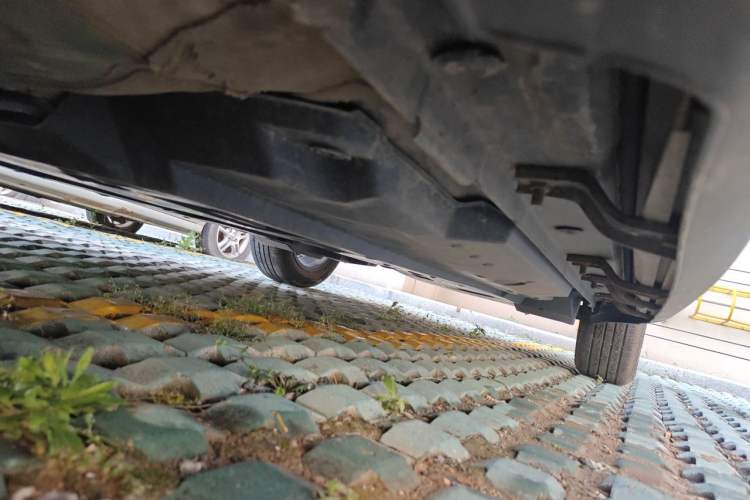 Used Toyota IZOA 2018 2.0L Yichi Version China VI Standard Chassis Front Left
