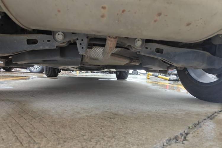 Used Toyota IZOA 2018 2.0L Yichi Version China VI Standard Chassis Rear