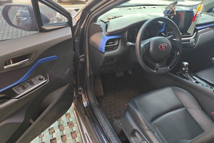 Used Toyota IZOA 2018 2.0L Yichi Version China VI Standard Driver Seat