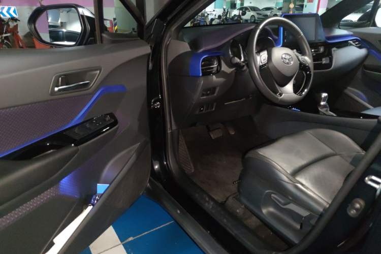 Used Toyota IZOA 2018 2.0L Yichi Version China VI Standard Driver Seat