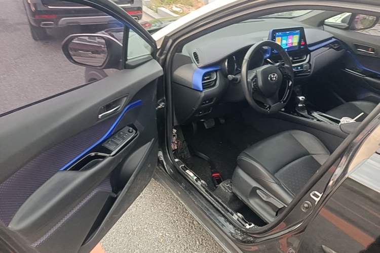 Used Toyota IZOA 2018 2.0L Yichi Version China VI Standard Driver Seat