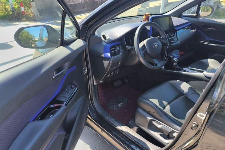 Used Toyota IZOA 2018 2.0L Yichi Version China VI Standard Driver Seat