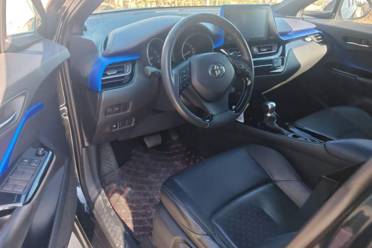 Used Toyota IZOA 2018 2.0L Yichi Version China VI Standard Driver Seat