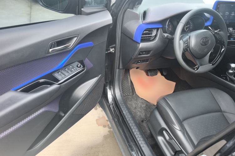 Used Toyota IZOA 2018 2.0L Yichi Version China VI Standard Driver Seat