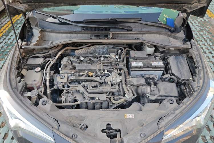 Used Toyota IZOA 2018 2.0L Yichi Version China VI Standard Engine Bay