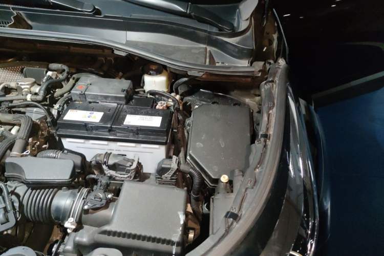 Used Toyota IZOA 2018 2.0L Yichi Version China VI Standard Engine Bay Left