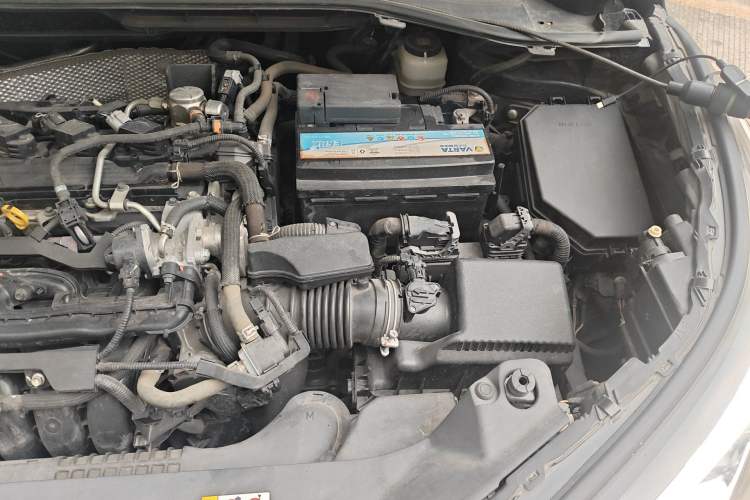 Used Toyota IZOA 2018 2.0L Yichi Version China VI Standard Engine Bay Left