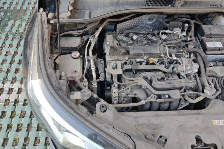 Used Toyota IZOA 2018 2.0L Yichi Version China VI Standard Engine Bay Right