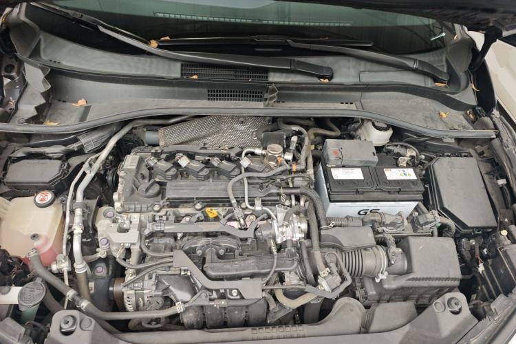 Used Toyota IZOA 2018 2.0L Yichi Version China VI Standard Engine Bay