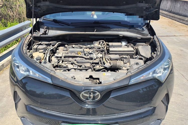 Used Toyota IZOA 2018 2.0L Yichi Version China VI Standard Engine Bay